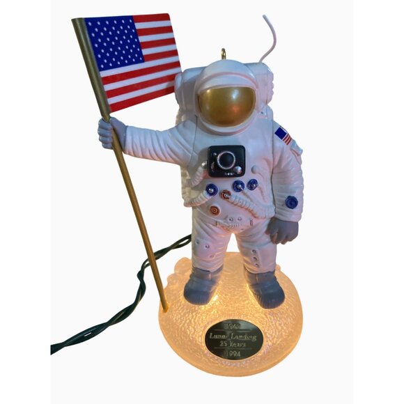 Hallmark 1994 Lunar Landing 25th Anniversary Astronaut Ornament With Light-Up Ba - Picture 1 of 16